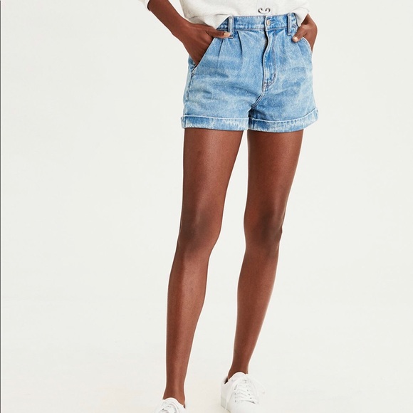 American Eagle Outfitters Pants - American eagle mom shorts
